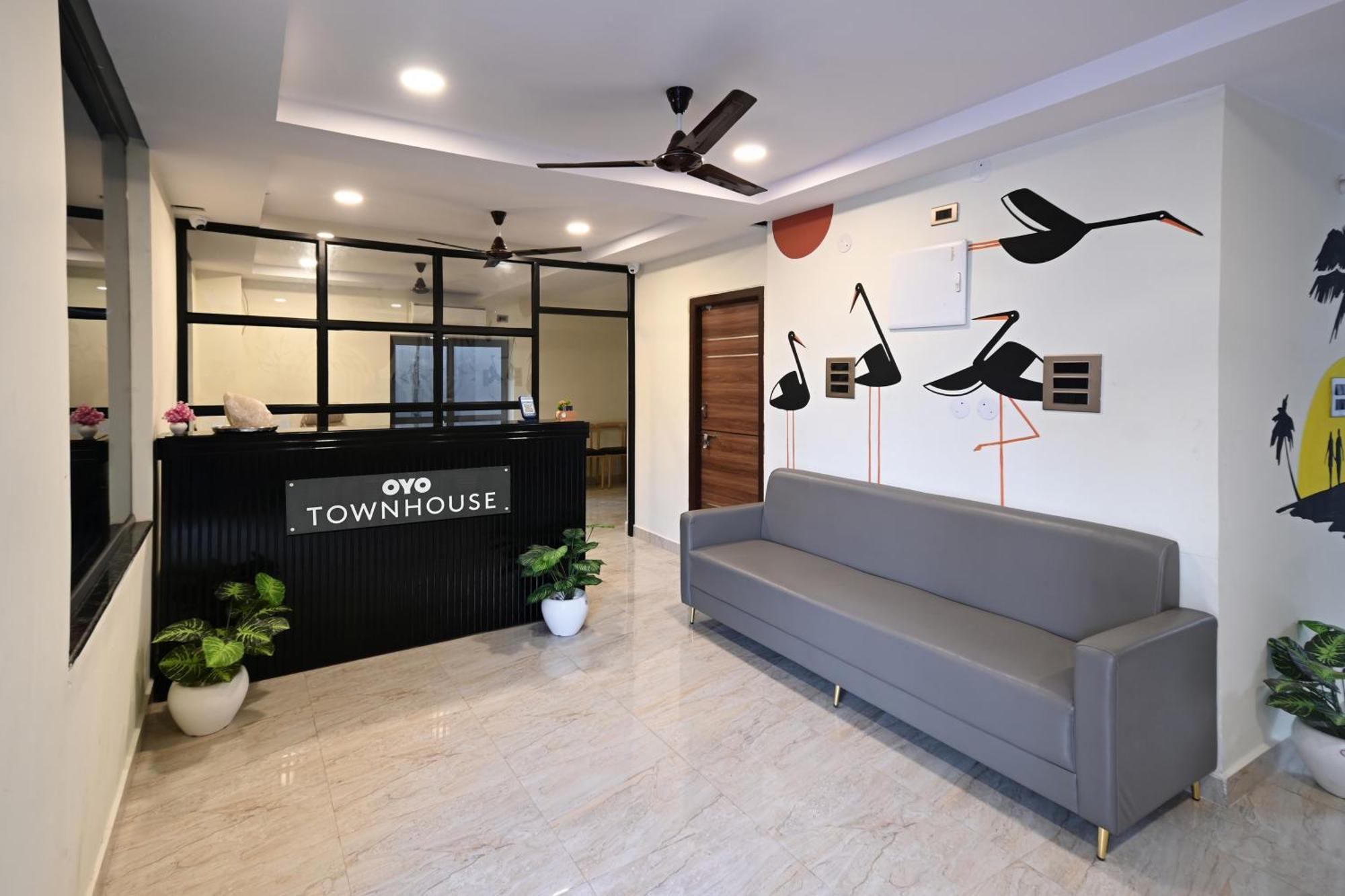 Super Townhouse De Alphabet Karmanghat ไฮเดอราบัด ภายนอก รูปภาพ