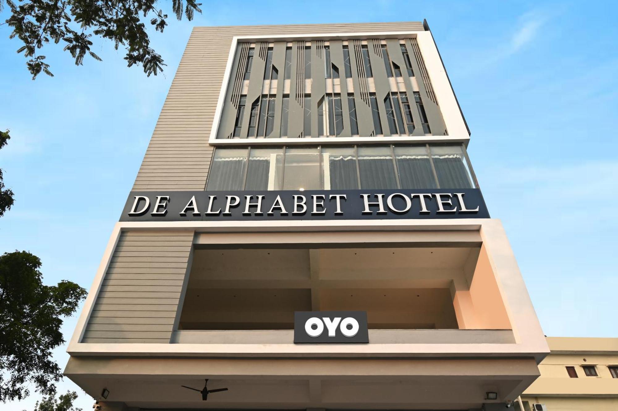Super Townhouse De Alphabet Karmanghat ไฮเดอราบัด ภายนอก รูปภาพ