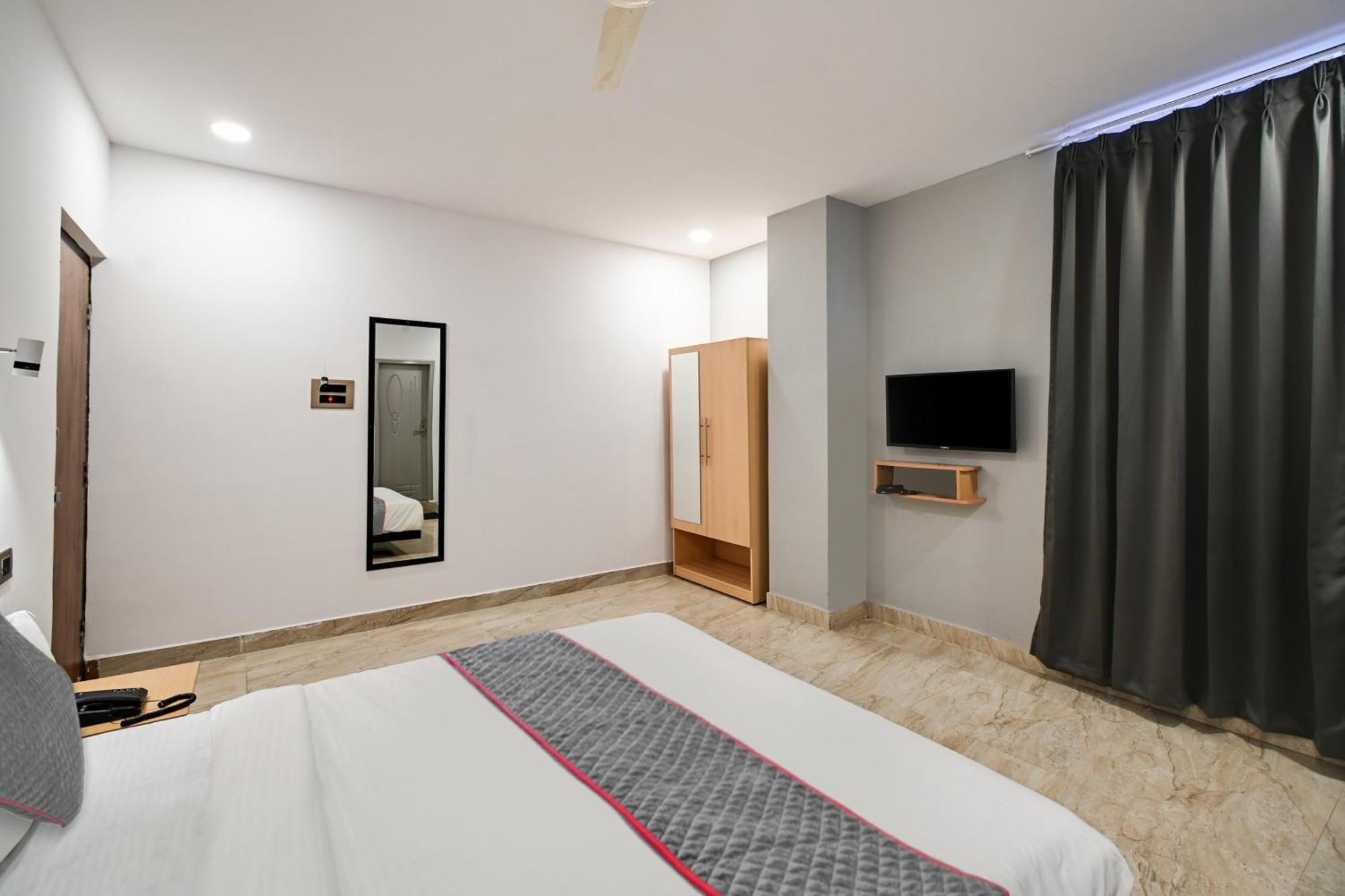 Super Townhouse De Alphabet Karmanghat ไฮเดอราบัด ภายนอก รูปภาพ
