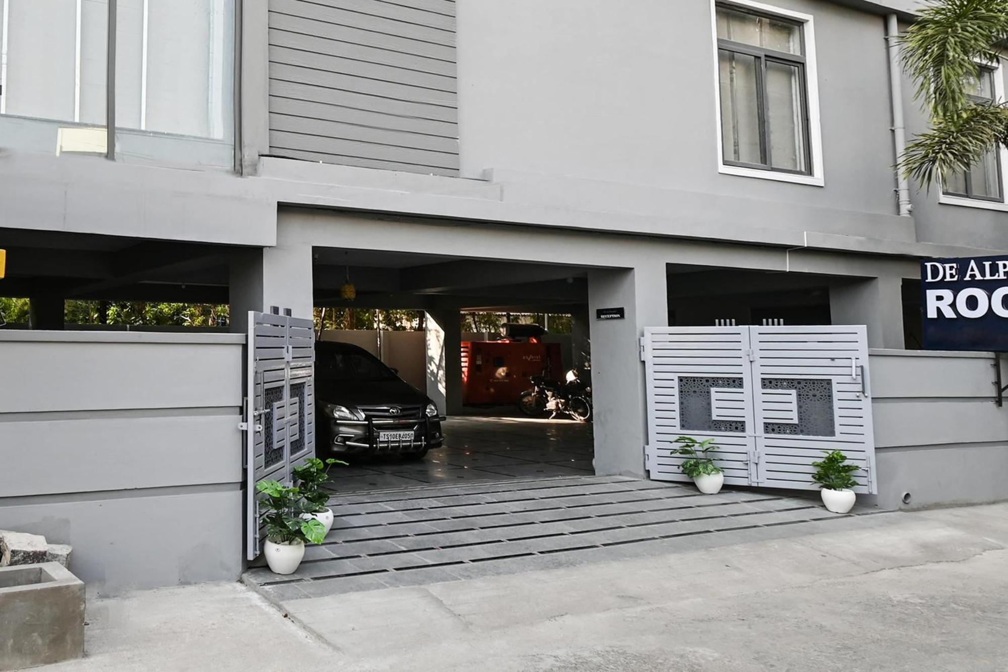 Super Townhouse De Alphabet Karmanghat ไฮเดอราบัด ภายนอก รูปภาพ