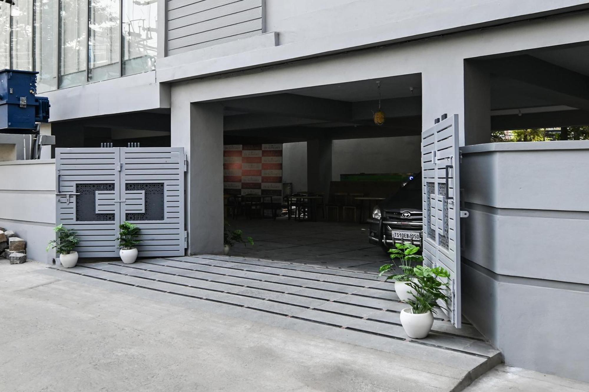 Super Townhouse De Alphabet Karmanghat ไฮเดอราบัด ภายนอก รูปภาพ