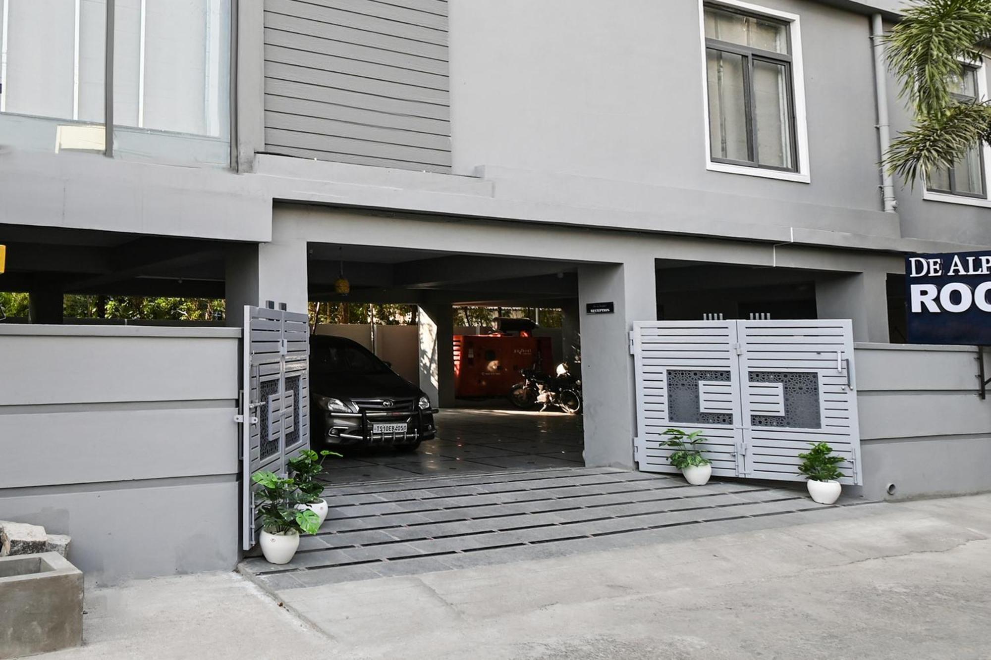 Super Townhouse De Alphabet Karmanghat ไฮเดอราบัด ภายนอก รูปภาพ